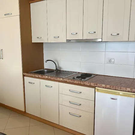 Studio In Vlore Near Plazhi Vjeter Beach דירה Vlorë